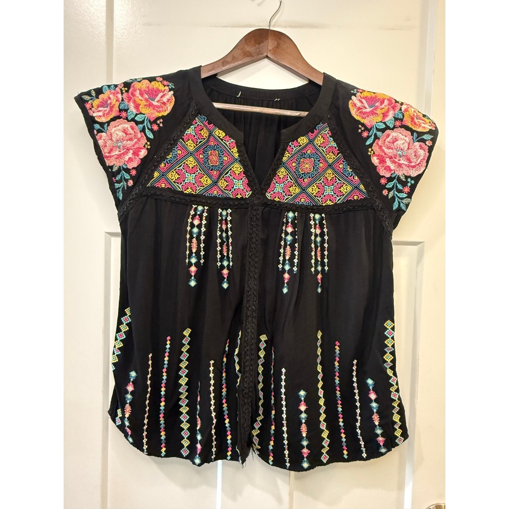 Savanna Jane Boho Embroidered Floral Black Rayon Cap Sleeve Top Medium